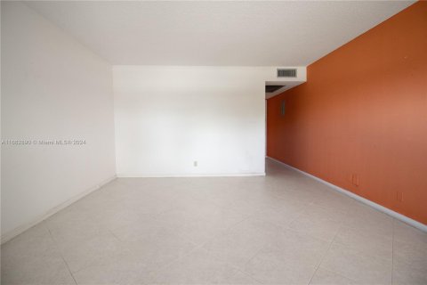 Condo in Deerfield Beach, Florida, 2 bedrooms  № 1415771 - photo 3