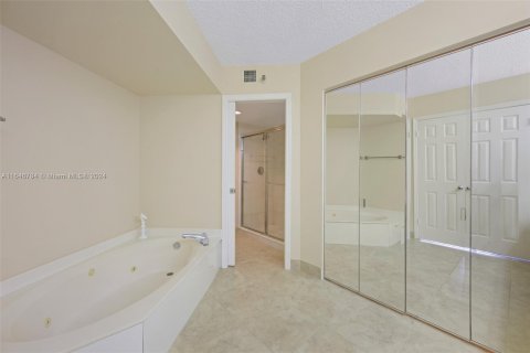 Copropriété à vendre à Aventura, Floride: 2 chambres, 136.01 m2 № 1329925 - photo 18