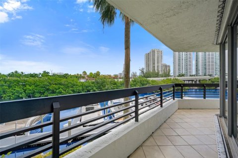 Condominio en venta en Aventura, Florida, 2 dormitorios, 136.01 m2 № 1329925 - foto 11