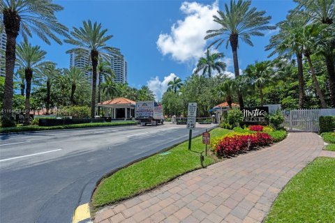 Copropriété à vendre à Aventura, Floride: 2 chambres, 136.01 m2 № 1329925 - photo 1