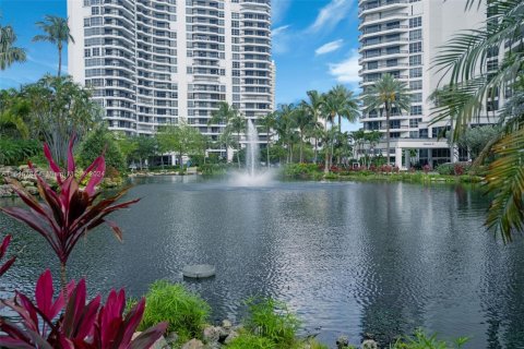 Condo in Aventura, Florida, 2 bedrooms  № 1329925 - photo 6