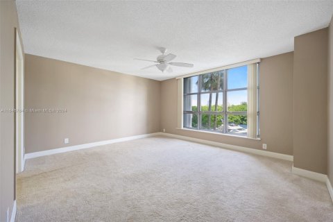 Copropriété à vendre à Aventura, Floride: 2 chambres, 136.01 m2 № 1329925 - photo 15