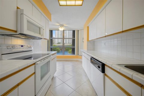 Condominio en venta en Aventura, Florida, 2 dormitorios, 136.01 m2 № 1329925 - foto 19