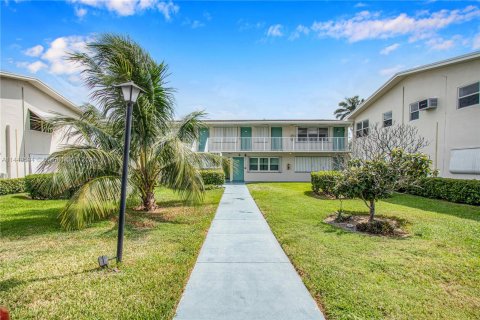 Condominio en venta en Boynton Beach, Florida, 2 dormitorios, 75.72 m2 № 1237150 - foto 17