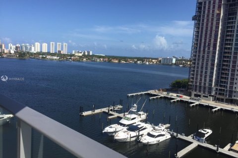 Condominio en venta en North Miami Beach, Florida, 2 dormitorios, 185.71 m2 № 2941 - foto 4