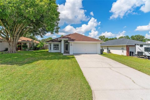 Villa ou maison à vendre à Winter Haven, Floride: 3 chambres, 145.21 m2 № 1376947 - photo 1