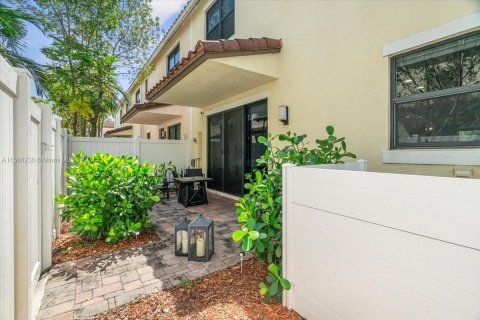 Townhouse in Pembroke Pines, Florida 3 bedrooms № 1117528 - photo 15