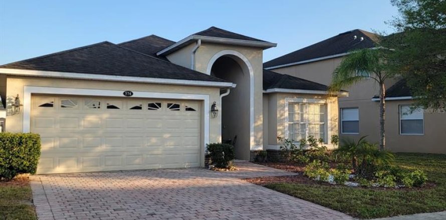 House in Davenport, Florida 4 bedrooms, 178.09 sq.m. № 1264785