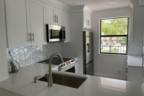 Condominio en venta en Sunrise, Florida, 2 dormitorios, 79.9 m2 № 1129246 - foto 12
