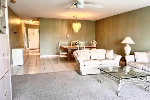 Condo in Delray Beach, Florida, 2 bedrooms  № 1116675 - photo 12