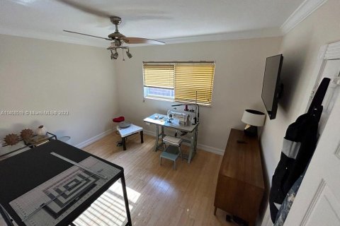 Casa en venta en North Miami Beach, Florida, 5 dormitorios, 259.66 m2 № 568543 - foto 18