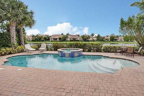 Casa en alquiler en Palm Beach Gardens, Florida, 3 dormitorios, 271.27 m2 № 962271 - foto 2