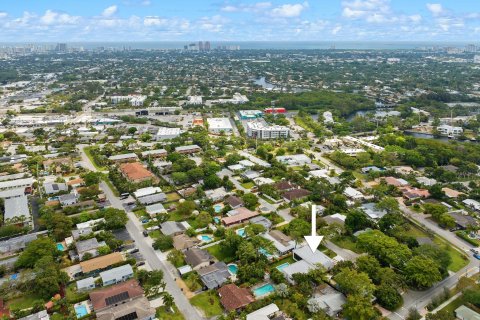 House in Wilton Manors, Florida 3 bedrooms, 297.29 sq.m. № 1104639 - photo 2