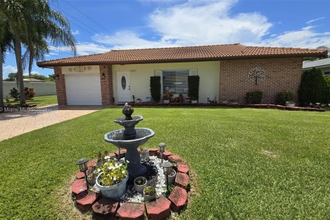 Casa en venta en Tamarac, Florida, 2 dormitorios, 153.66 m2 № 1292094 - foto 1