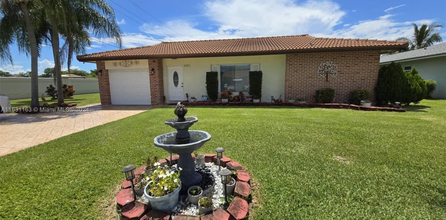 Casa en Tamarac, Florida 2 dormitorios, 153.66 m2 № 1292094