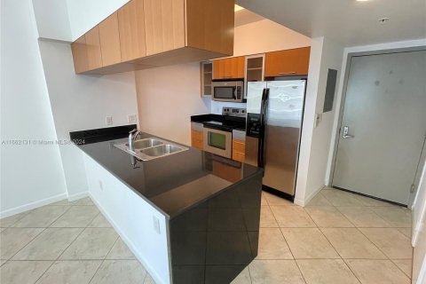 Condominio en alquiler en Miami, Florida, 1 dormitorio, 76.64 m2 № 1369065 - foto 6