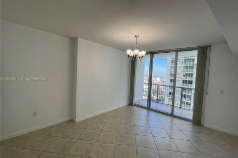 Condominio en alquiler en Miami, Florida, 1 dormitorio, 76.64 m2 № 1369065 - foto 8