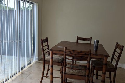 Townhouse in Palm Beach Gardens, Florida 2 bedrooms, 107.49 sq.m. № 1369026 - photo 8