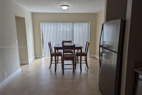 Townhouse in Palm Beach Gardens, Florida 2 bedrooms, 107.49 sq.m. № 1369026 - photo 14