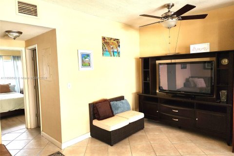 Condominio en venta en Fort Lauderdale, Florida, 1 dormitorio, 69.4 m2 № 1369066 - foto 15