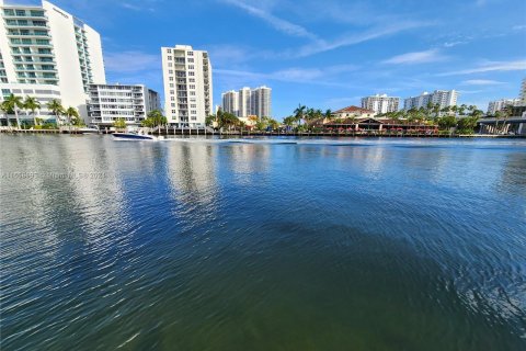 Copropriété à vendre à Fort Lauderdale, Floride: 1 chambre, 69.4 m2 № 1369066 - photo 30