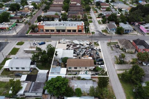 Commercial property in Tampa, Florida 111.11 sq.m. № 1276587 - photo 1