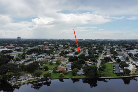 Commercial property in Tampa, Florida 111.11 sq.m. № 1276587 - photo 2