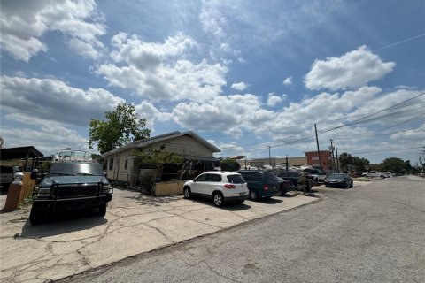 Commercial property in Tampa, Florida 111.11 sq.m. № 1276587 - photo 15