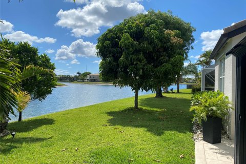 Villa ou maison à vendre à Wellington, Floride: 5 chambres, 281.22 m2 № 1207373 - photo 1