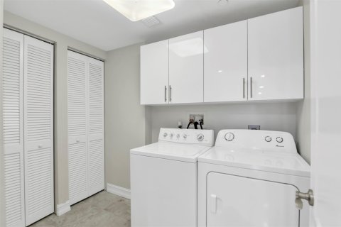 Condo in Deerfield Beach, Florida, 3 bedrooms  № 1142239 - photo 22