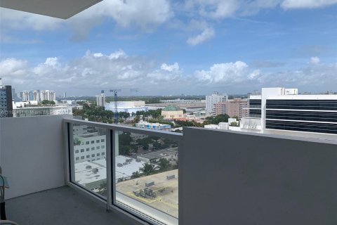 Condominio en alquiler en Miami Beach, Florida, 51.1 m2 № 4894 - foto 2