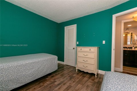 Condo in Sunrise, Florida, 2 bedrooms  № 857004 - photo 24