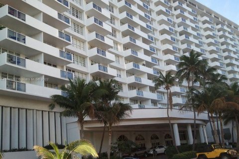 Condominio en venta en Miami Beach, Florida, 49.24 m2 № 2891 - foto 1