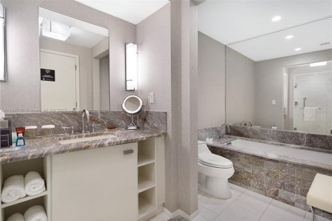 Condominio en venta en Fort Lauderdale, Florida, 1 dormitorio, 59.55 m2 № 5361 - foto 26