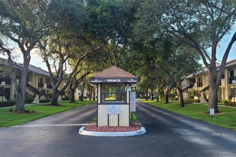 Condominio en venta en Deerfield Beach, Florida, 2 dormitorios № 732972 - foto 15