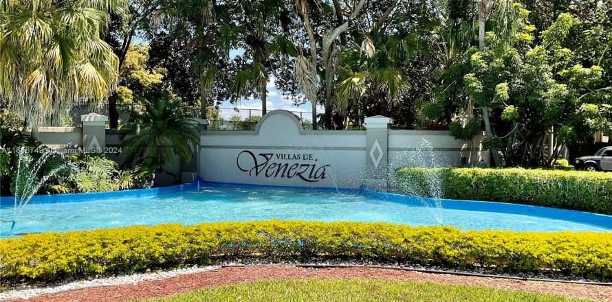 Condo in Sunrise, Florida, 2 bedrooms  № 1240219