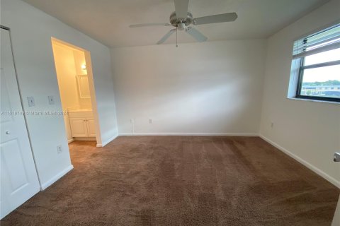 Condo in Sunrise, Florida, 2 bedrooms  № 1240219 - photo 10