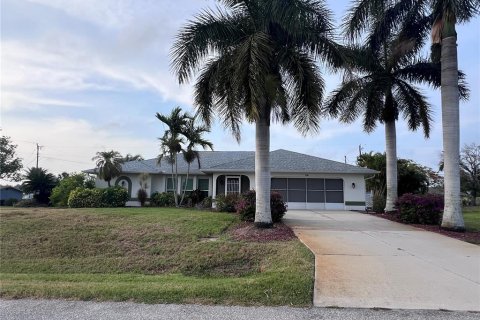 Villa ou maison à louer à Englewood, Floride: 3 chambres, 198.63 m2 № 1386334 - photo 2