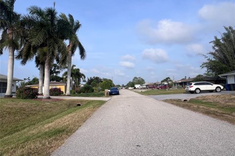 House in Englewood, Florida 3 bedrooms, 198.63 sq.m. № 1386334 - photo 27