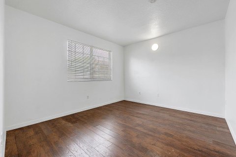 Condominio en venta en Pembroke Pines, Florida, 2 dormitorios, 104.98 m2 № 1231328 - foto 3