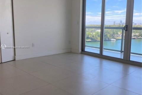 Condominio en venta en Bay Harbor Islands, Florida, 2 dormitorios, 181.9 m2 № 1365490 - foto 8