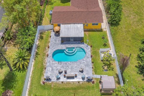 Immobilier commercial à vendre à Dania Beach, Floride: 240.15 m2 № 1365533 - photo 1