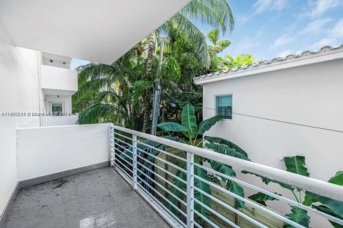 Copropriété à louer à Miami Beach, Floride: 2 chambres, 116.69 m2 № 1365578 - photo 20