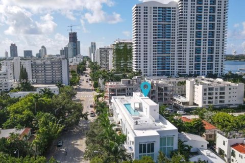 Copropriété à louer à Miami Beach, Floride: 2 chambres, 116.69 m2 № 1365578 - photo 30