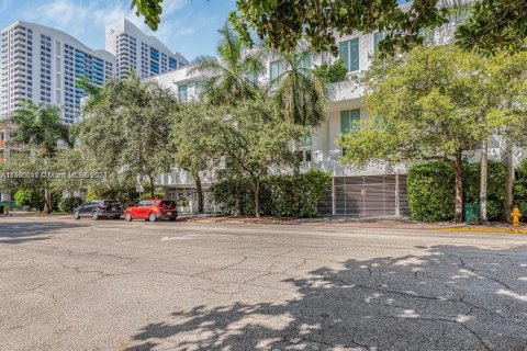 Copropriété à louer à Miami Beach, Floride: 2 chambres, 116.69 m2 № 1365578 - photo 3