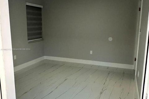 Immobilier commercial à louer à Miami, Floride: 1 chambre, 190.82 m2 № 1369270 - photo 11