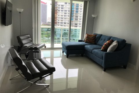 Condominio en alquiler en Hollywood, Florida, 2 dormitorios, 109.25 m2 № 1174 - foto 4