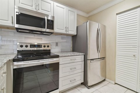 Condo in Tampa, Florida, 3 bedrooms  № 1439521 - photo 11