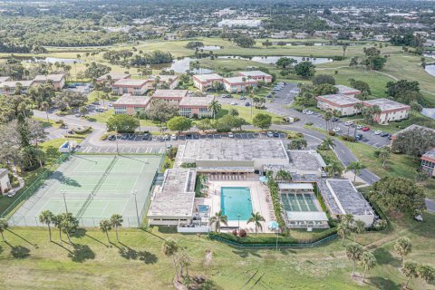 Condo in Vero Beach, Florida, 2 bedrooms  № 1163047 - photo 1