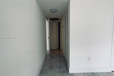 Copropriété à vendre à Hallandale Beach, Floride: 1 chambre, 80.82 m2 № 1270925 - photo 12